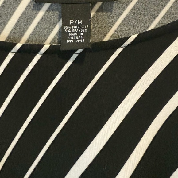 Alfani Petite Asymmetrical Black & White Top – Size P/M - Picture 2 of 4